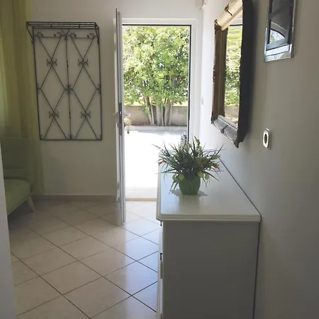 Mirjana דירה פולה